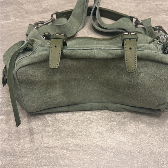 Free People Palermo Suede Shoulder Bag & Free People Fluffy Tail Fur Bag Charm - Picture 4 of 9